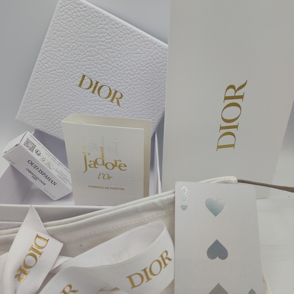 Christian Dior Luxe Gift Set 🎁 Box, Ribbon, Dust Bag, Pip Card & Mini Perfumes - Picture 4 of 12